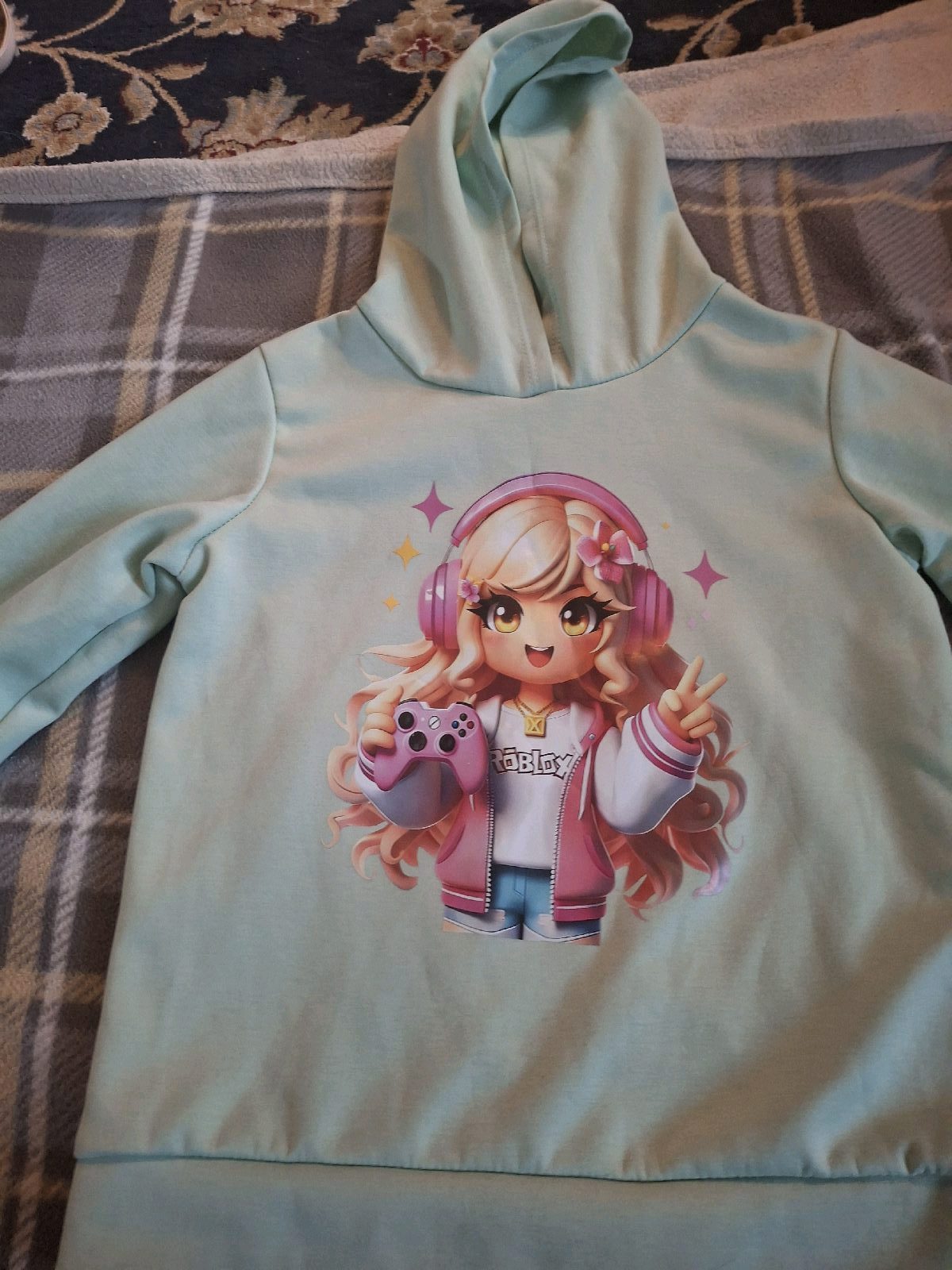 Mint hoodie with roblox girl