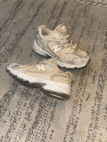 Beige new balance 530
