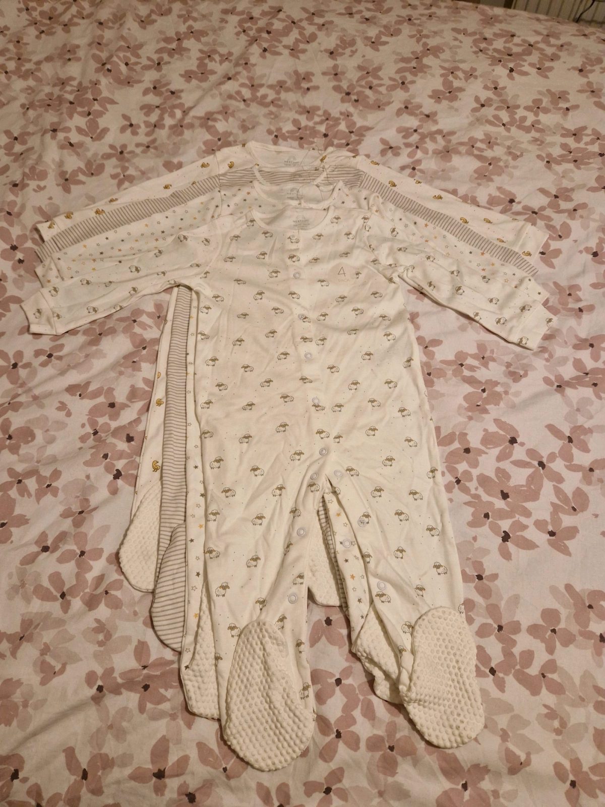 Unisex Next age 12-18m lamb/ducks set  4 sleepsuit