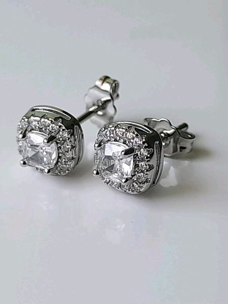 New 18k white gold plated white diamond crystal st